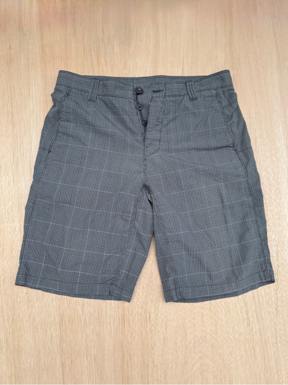 The North Face Synkros Hayes Bike Commuter Shorts Men's 36 Gray Plaid